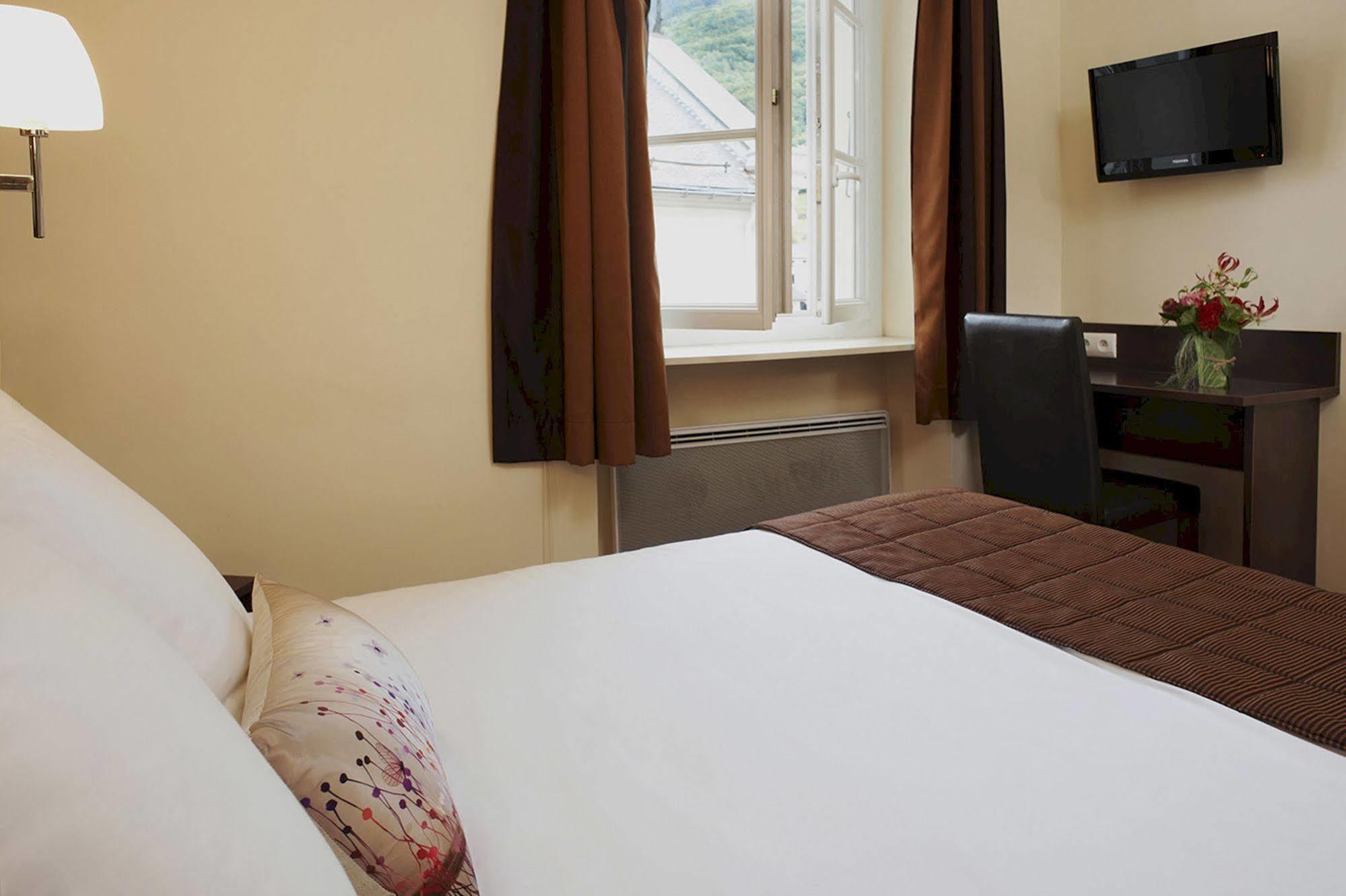Savoy Hotel 3*